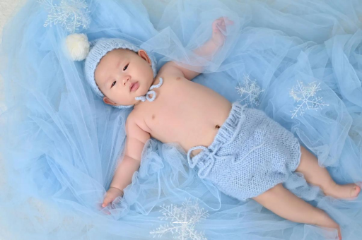 东方孕妇三个月肚子多大