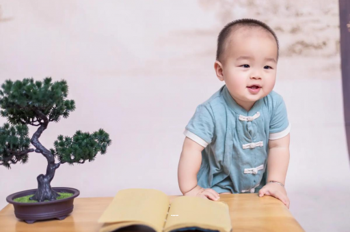 东方宝宝爱吐奶是什么原因