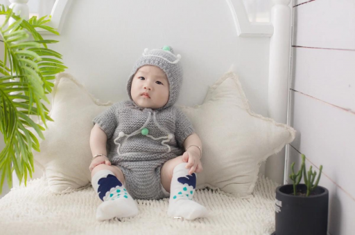 东方宝宝几个月可以把尿